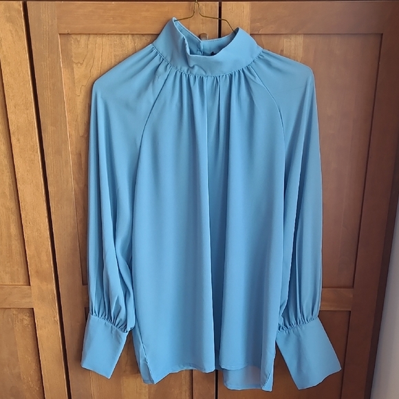 NWT StyleWe FHQ Collection 1X Blue Button Up Mock Neck Balloon Sleeve Blouse - Picture 2 of 10
